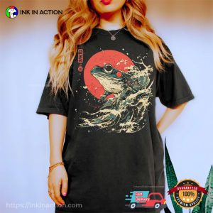 Matsumoto Hoji frog Kanagawa Great Wave Art Comfort Colors Shirt