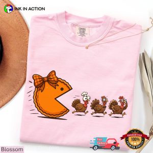 Thanksgiving Pumpkin Pie Chasing Turkey Funny Fall Vibes Comfort Colors Shirt
