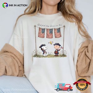 God Shed His Grace On Thee Patriotic Snoopy America 250 Years Comfort Colors Shirt