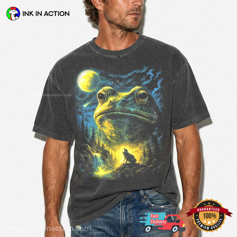 Frog Howling To The Moon Vintage Full Moon Frog Meme Comfort Colors Shirt